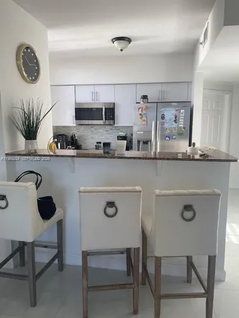 $2,600 | 215 Southwest 42nd Avenue, Unit 602, Miami, FL 33134