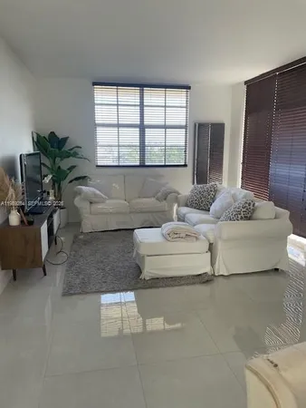 $2,600 | 215 Southwest 42nd Avenue, Unit 602, Miami, FL 33134