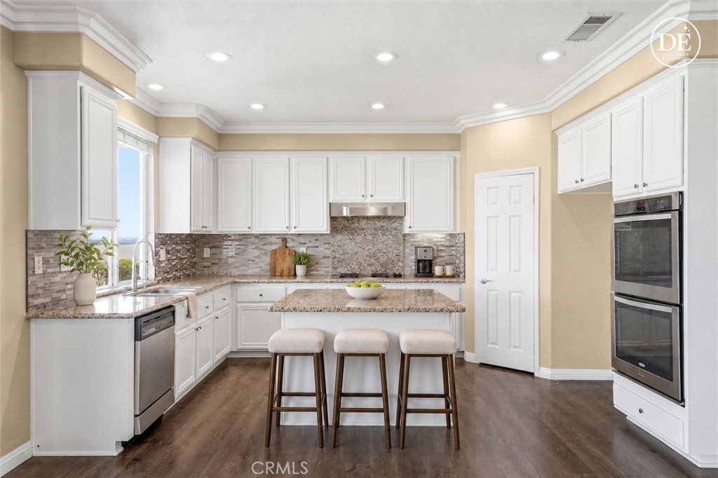 950 Manor Way Corona, CA 92882 - Photo 24 of 80 Virtually staged.
