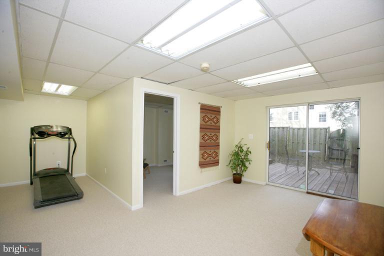 18 Ramsdell Court Gaithersburg, MD 20878 - Photo 12 of 23 Family Room