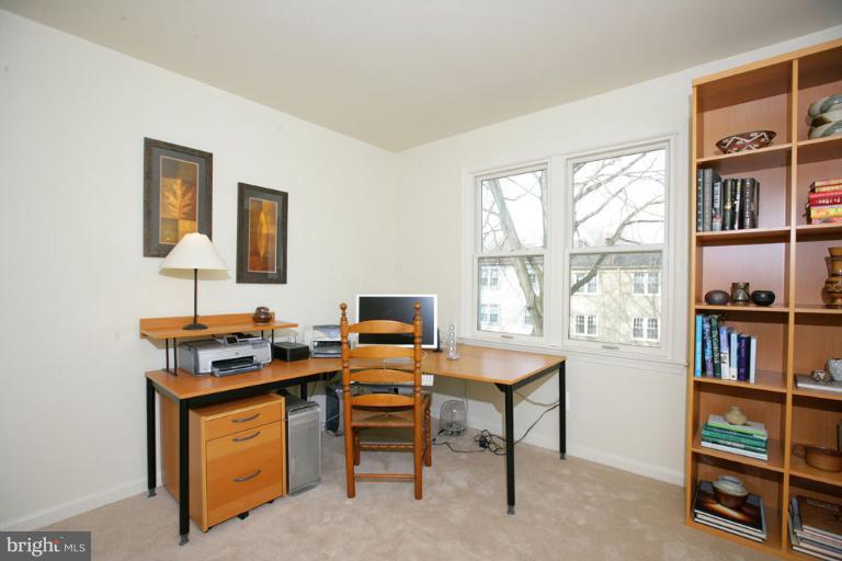 18 Ramsdell Court Gaithersburg, MD 20878 - Photo 15 of 23 Bedroom