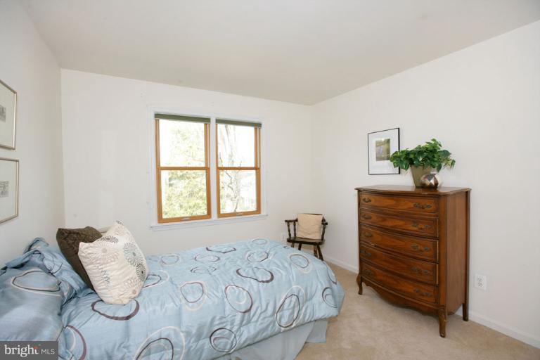 18 Ramsdell Court Gaithersburg, MD 20878 - Photo 21 of 23 Bedroom