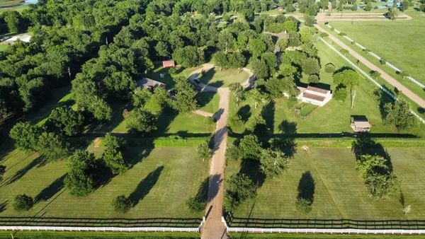 $2,100,000 | 530 Chisolm Trail, Wallis, TX 77485