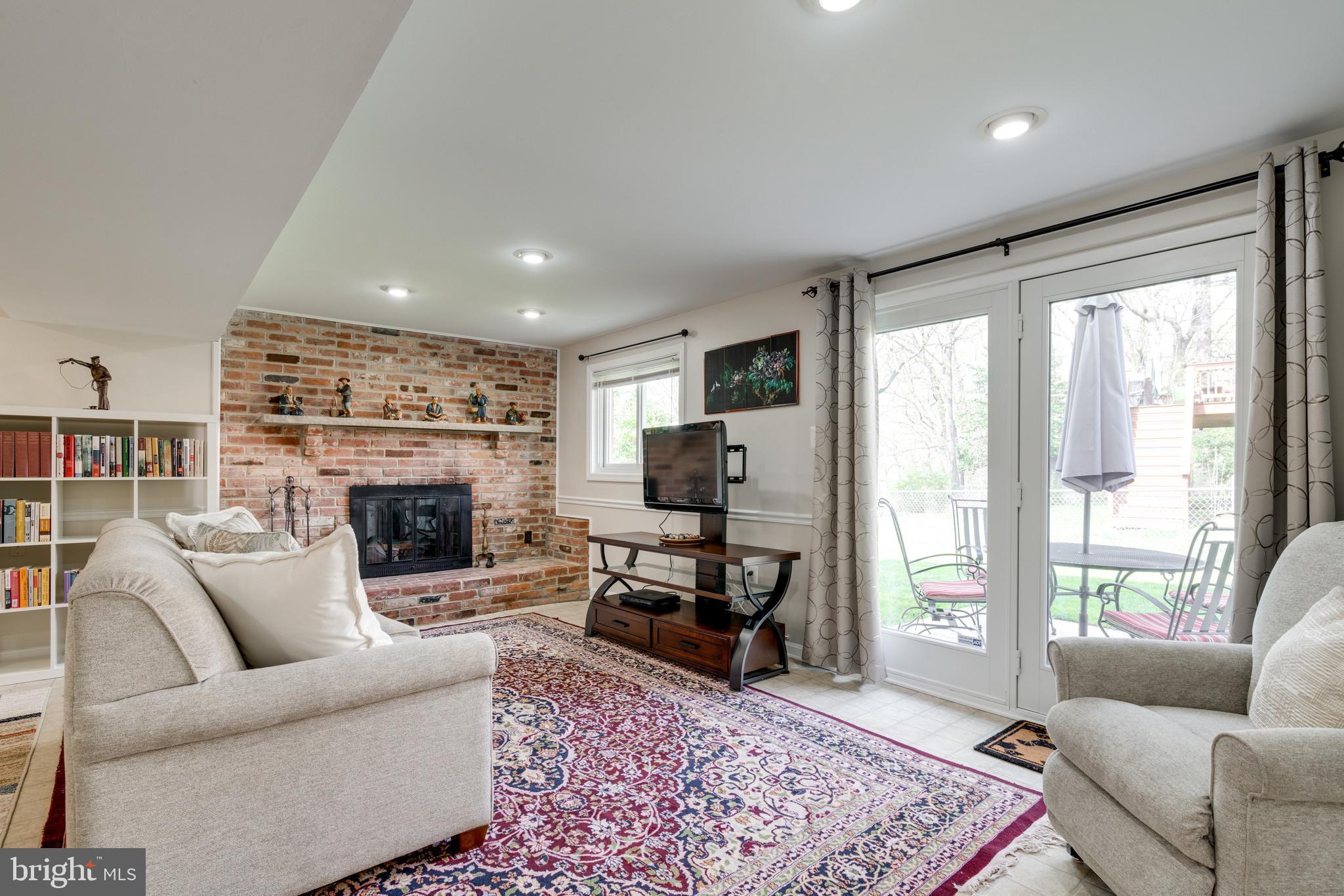 6818 Ontario Street Springfield, VA 22152 - Photo 17 of 24