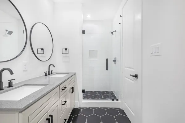 $1,500 | 8203 Moon Beam Street, Unit B, Houston, TX 77088