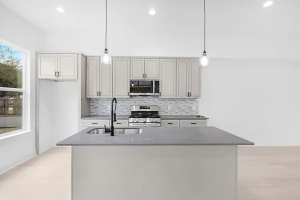 $1,500 | 8203 Moon Beam Street, Unit B, Houston, TX 77088