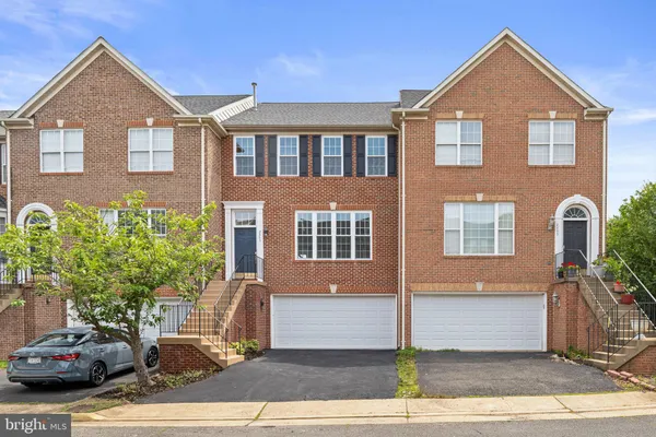 $715,500 | 2453 Founders Way, Herndon, VA 20171