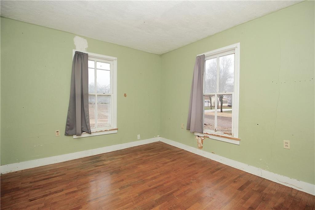203 South Elm Street Garnett, KS 66032 - Photo 16 of 25