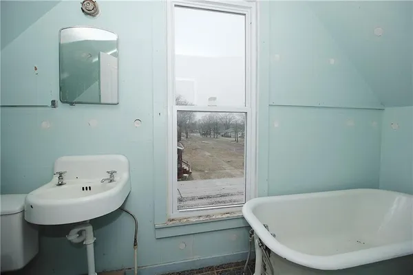 $59,000 | 203 South Elm Street, Garnett, KS 66032