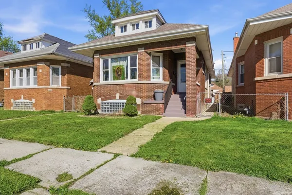 $189,999 | 15805 Paulina Street, Harvey, IL 60426