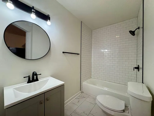 $1,095 | 4521 Balcomb Street, Unit 4523, Chattanooga, TN 37409