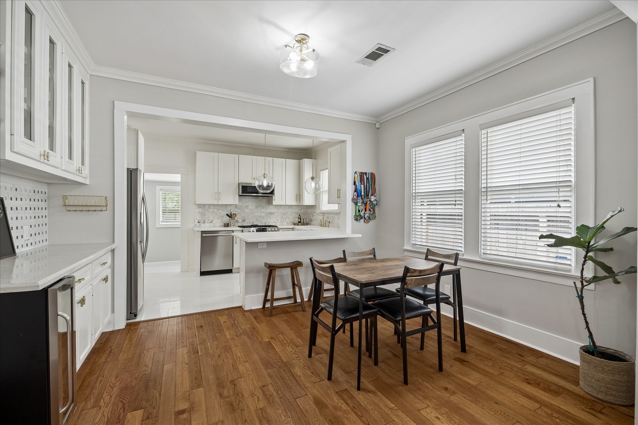 2231 Singleton Street Houston, TX 77008 - Photo 8 of 28