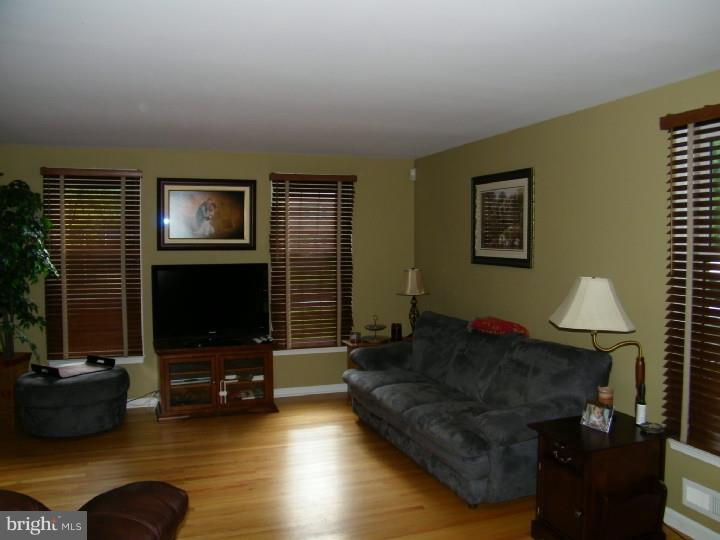 4 Buxton Road Cherry Hill, NJ 08003 - Photo 12 of 25 Living Room