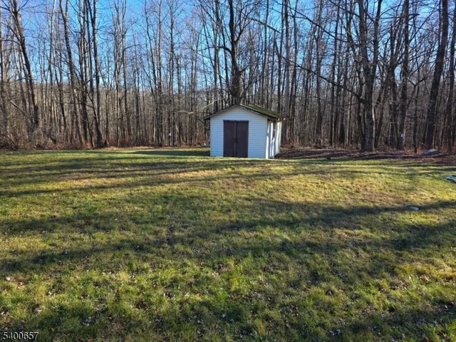 $299,900 | 158 Upper North Shore Road, Branchville, NJ 07826