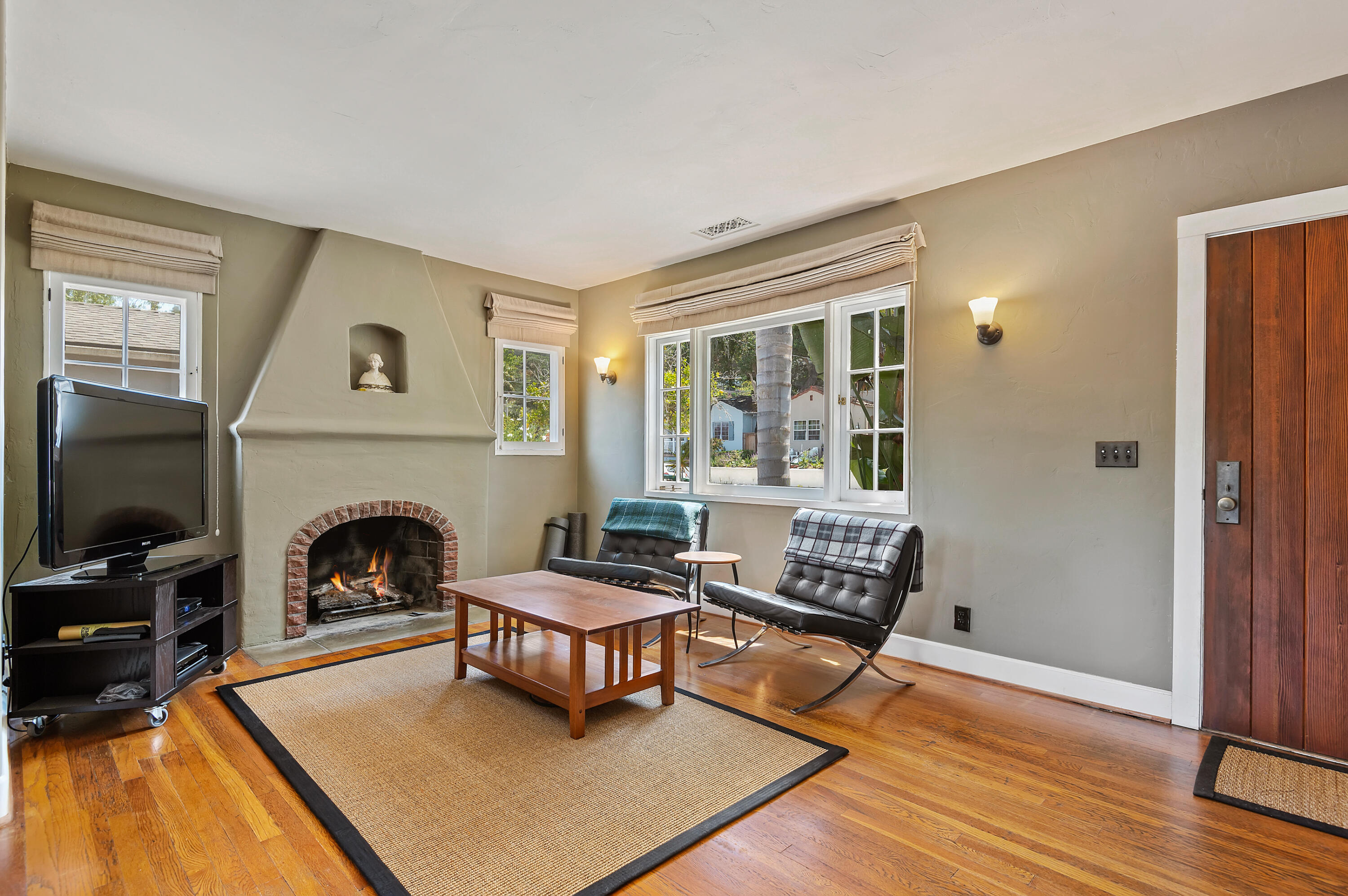 1710 Hillside Road Santa Barbara, CA 93101 - Photo 3 of 17 03 - Living Area