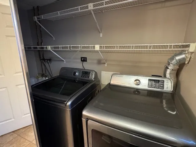 $2,900 | 1124 Holly Court, Naperville, IL 60540