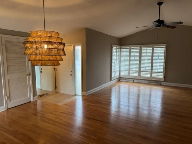 $2,900 | 1124 Holly Court, Naperville, IL 60540