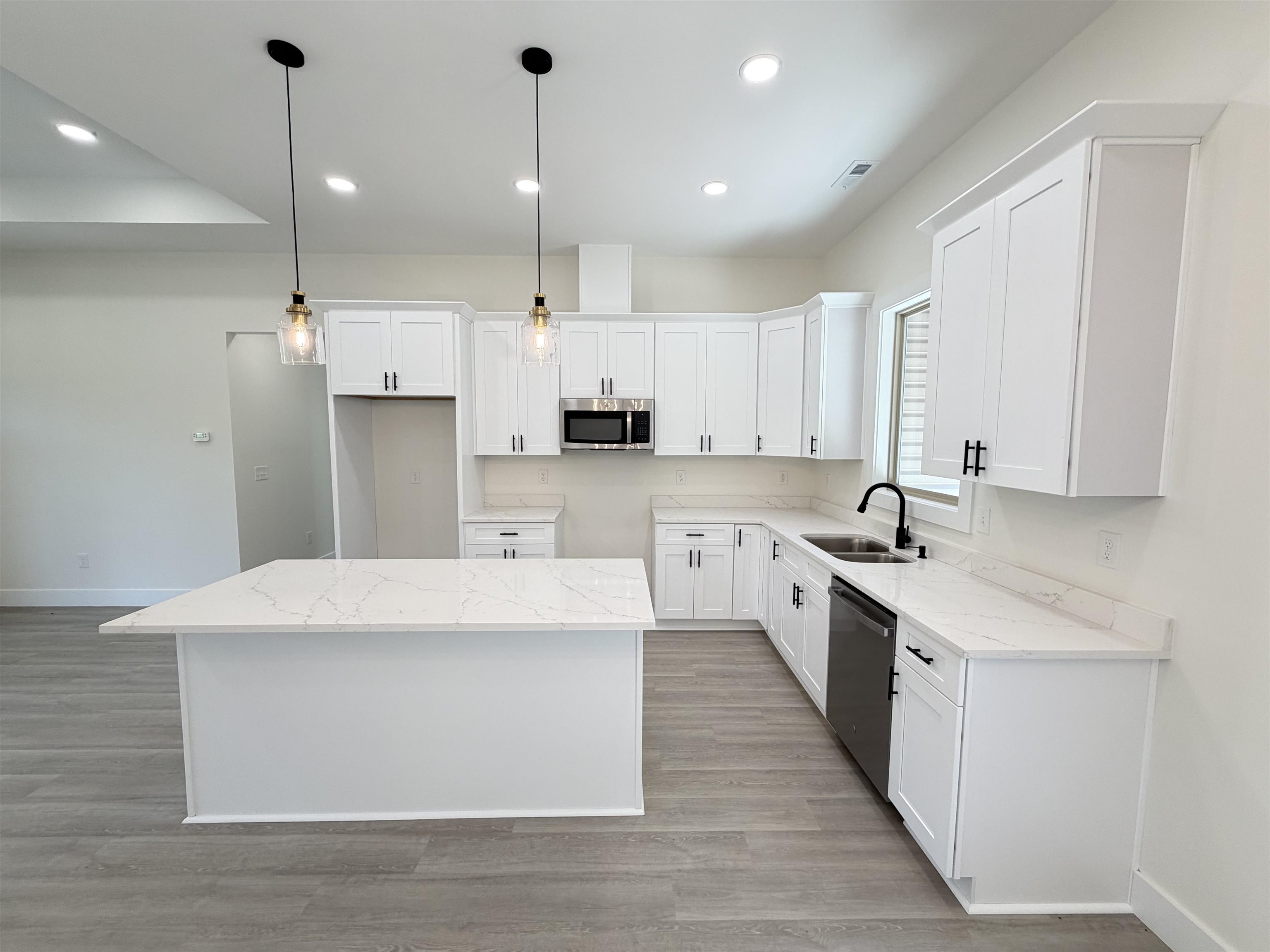 173 Susans Road Gaffney, SC 29341 - Photo 8 of 28