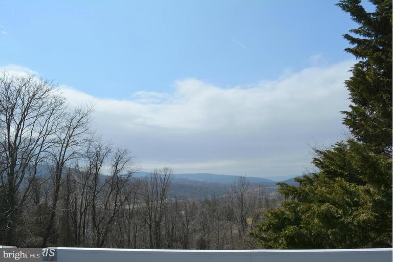 116 Rambo Court Linden, VA 22642 - Photo 12 of 30 a view of city and green space