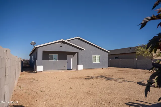 $375,000 | 21605 West Laura Street, Wittmann, AZ 85361