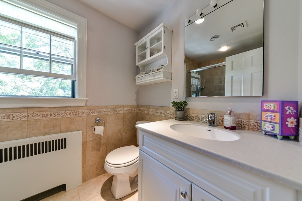 30 Thackeray Road Wellesley, MA 02481 - Photo 18 of 29 Gallery Image 18