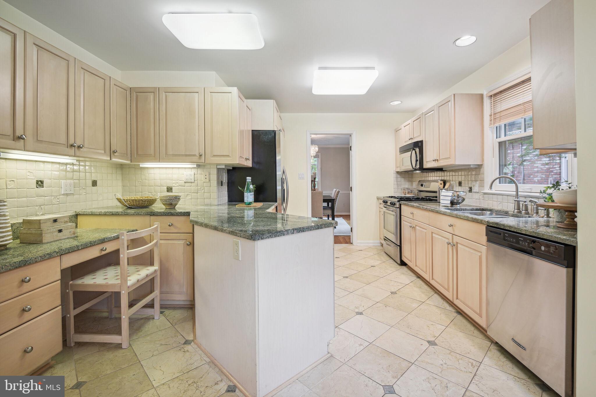 4206 Maple Terrace Chevy Chase, MD 20815 - Photo 21 of 53