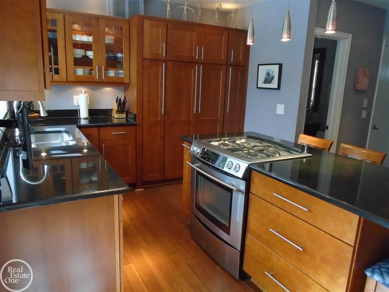 671 Westchester Road Grosse Pointe, MI 48230 - Photo 25 of 71 31350780-24.JPG
