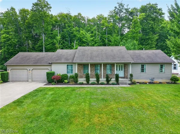 $350,000 | 412 Brittany Lane, Jefferson, OH 44047