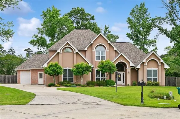 $585,000 | 1338 Woodmere Drive, Mandeville, LA 70471