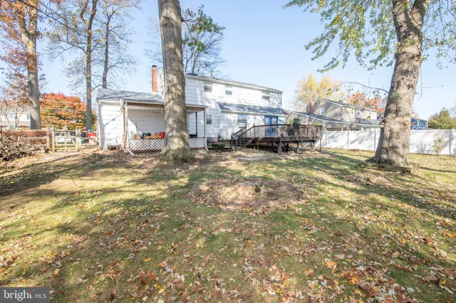 a view of a street in a back yard