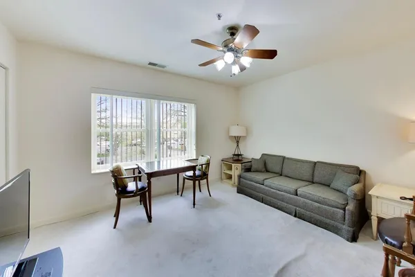 $650,000 | 1107 Greenleaf Avenue, Unit 3F, Wilmette, IL 60091