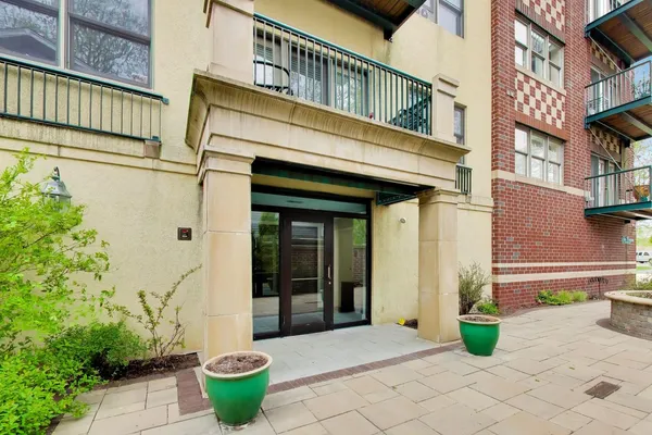 $650,000 | 1107 Greenleaf Avenue, Unit 3F, Wilmette, IL 60091