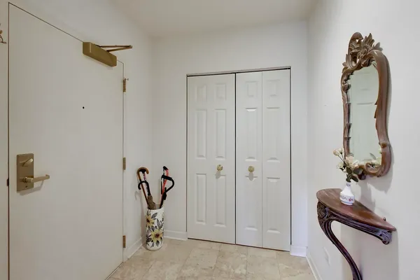 $650,000 | 1107 Greenleaf Avenue, Unit 3F, Wilmette, IL 60091