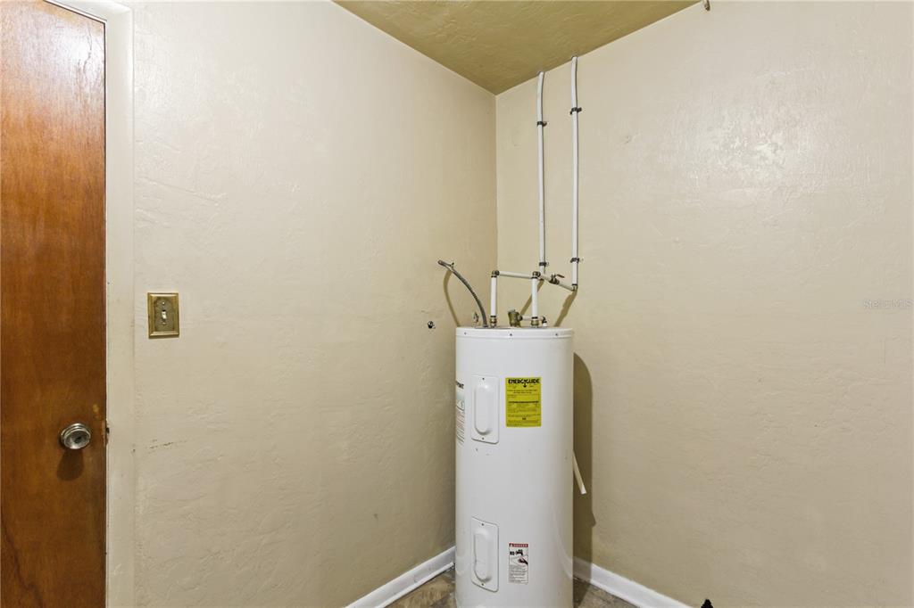 1071 Blake Street Altamonte Springs, FL 32701 - Photo 24 of 31 Laundry Room