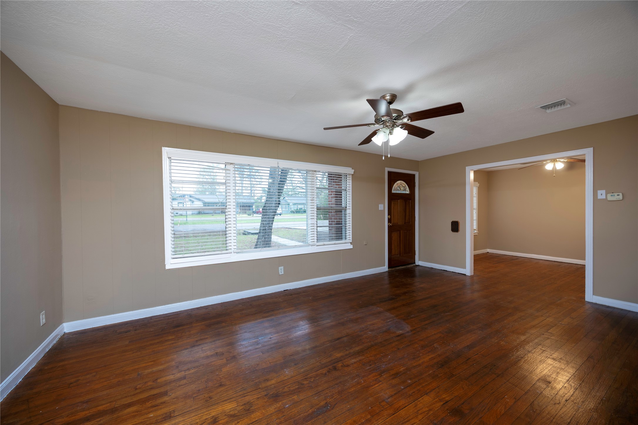 304 Harris Boulevard Conroe, TX 77301 - Photo 6 of 24
