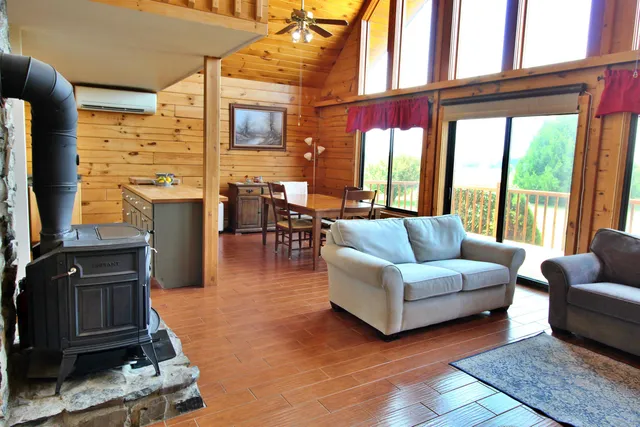 $845,000 | 8 Maynard Court, Grand Isle, VT 05458