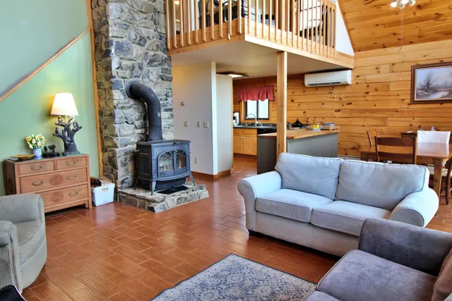 $845,000 | 8 Maynard Court, Grand Isle, VT 05458