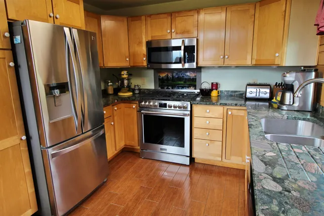 $845,000 | 8 Maynard Court, Grand Isle, VT 05458