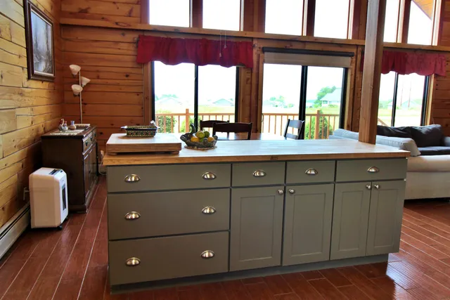 $845,000 | 8 Maynard Court, Grand Isle, VT 05458