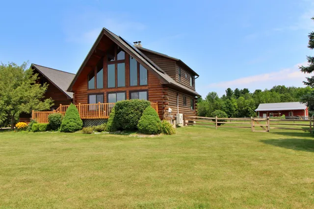 $845,000 | 8 Maynard Court, Grand Isle, VT 05458