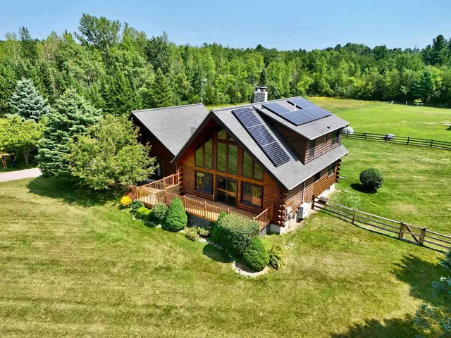 $845,000 | 8 Maynard Court, Grand Isle, VT 05458