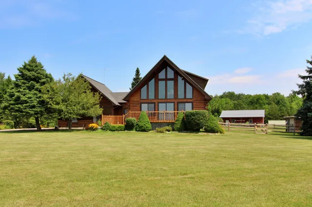 $845,000 | 8 Maynard Court, Grand Isle, VT 05458
