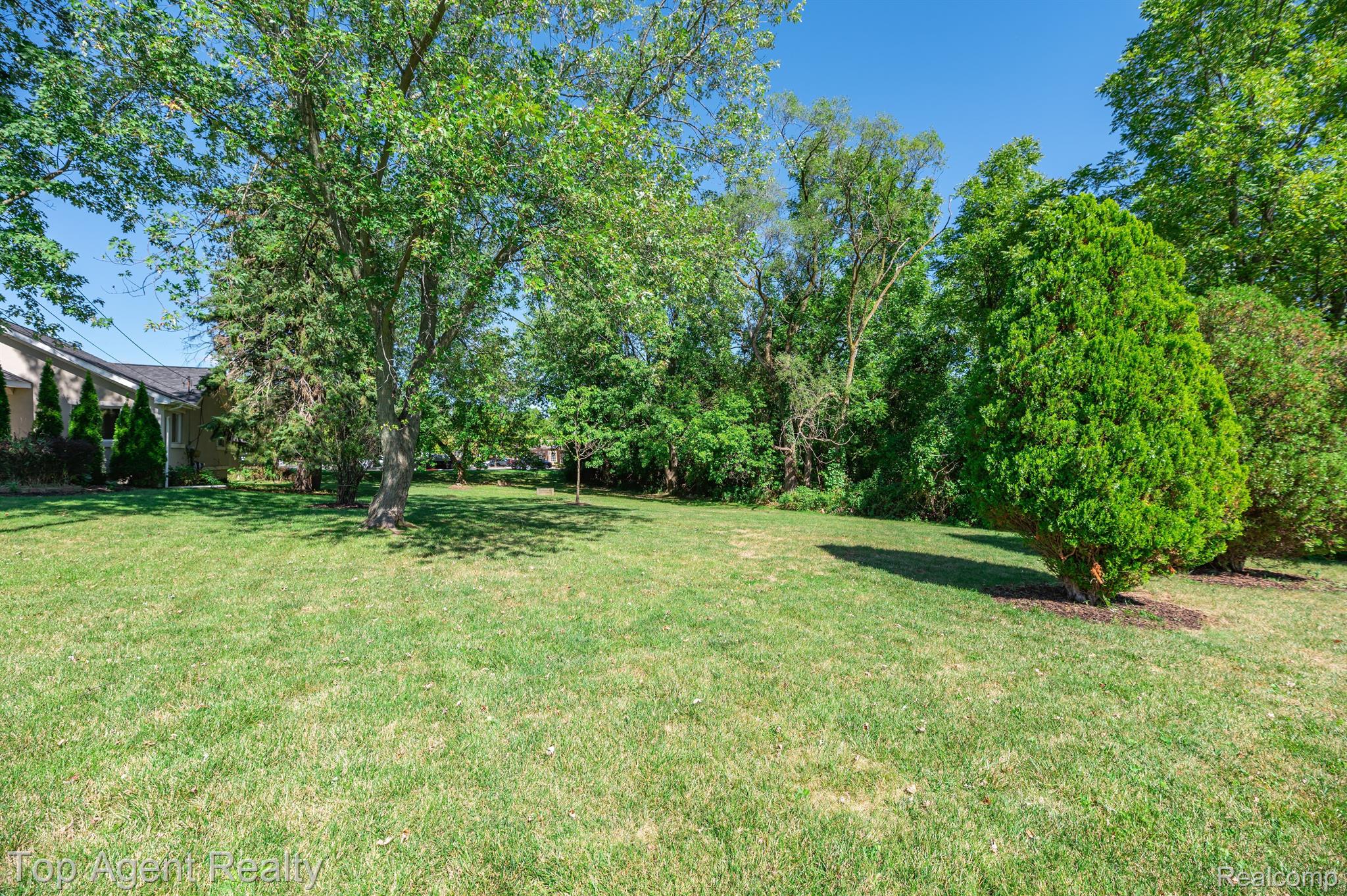 110 Wabash Road Rochester, MI 48307 - Photo 32 of 35 Gallery Image 32