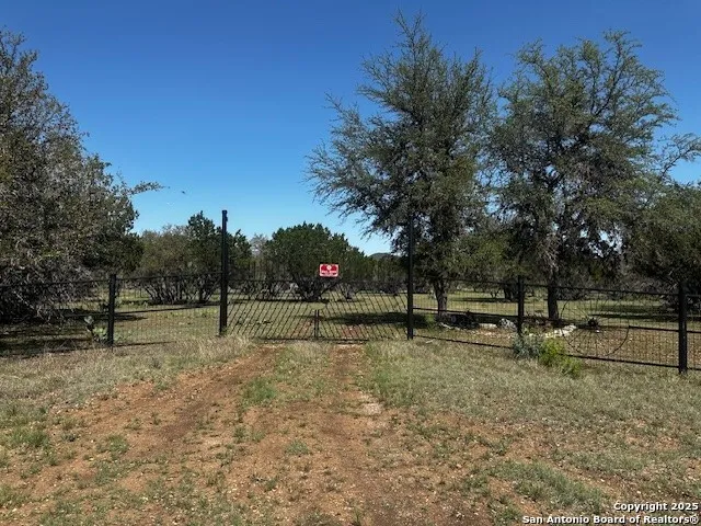 $625,000 | 698 North Khan Drive, Rio Frio, TX 78879