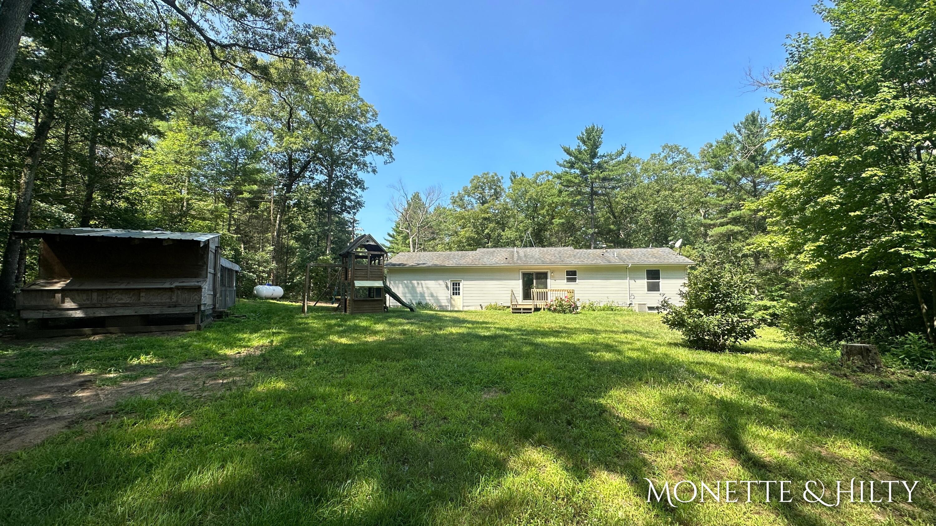 11210 Nichols Road Holton, MI 49425 - Photo 2 of 26 IMG_E1353