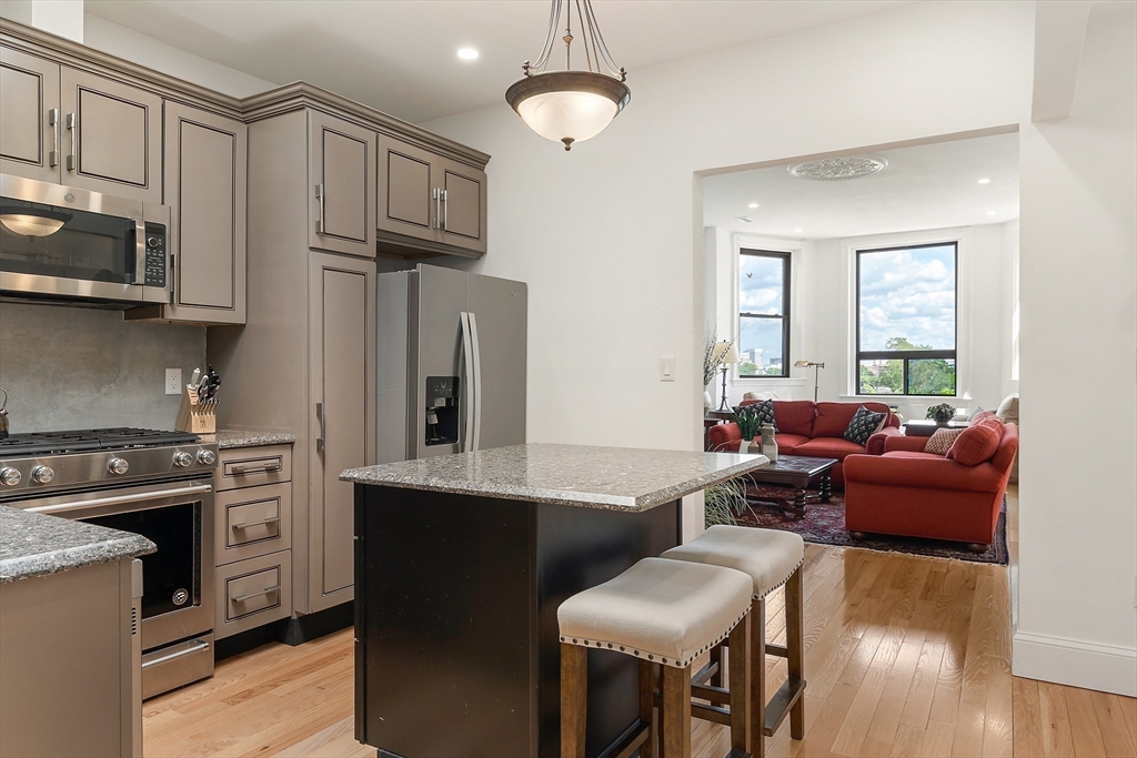31 Bay State Road, Unit 4 Boston, MA 02215 - Photo 12 of 42