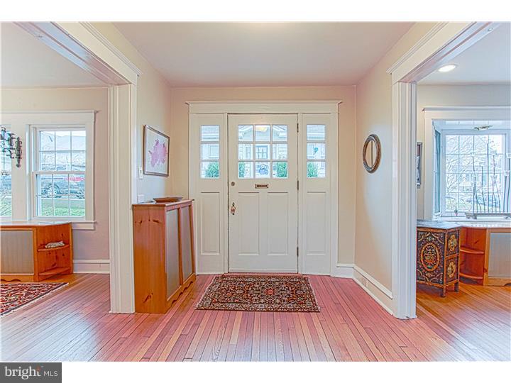 80 Academy Road Bala Cynwyd, PA 19004 - Photo 3 of 20 Foyer
