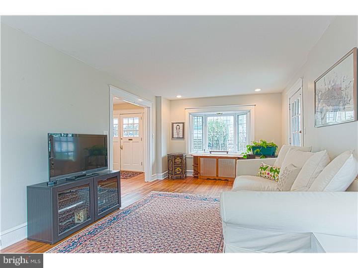 80 Academy Road Bala Cynwyd, PA 19004 - Photo 5 of 20 Living Room