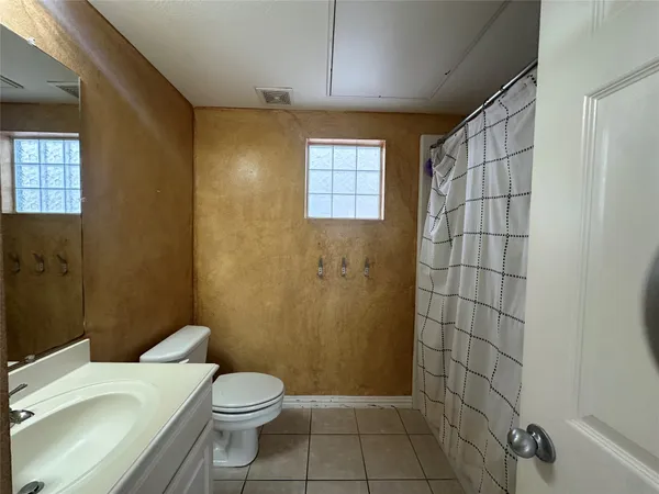 $2,450 | 7131 Harmony Cove, Houston, TX 77036