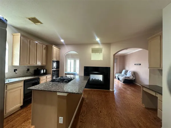 $2,450 | 7131 Harmony Cove, Houston, TX 77036